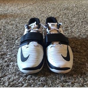 Woman’s Nike weightlifting shoe romaleos